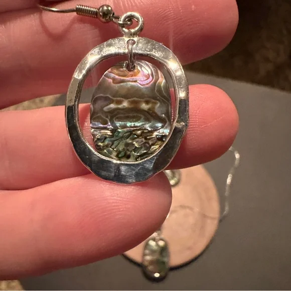 Silver Abalone Shell Jewelry Set necklace and earrings - Picture 4 of 7